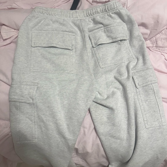 SOLD ARITZIA: Cozy Mega Cargo Sweatpant - Picture 2 of 3